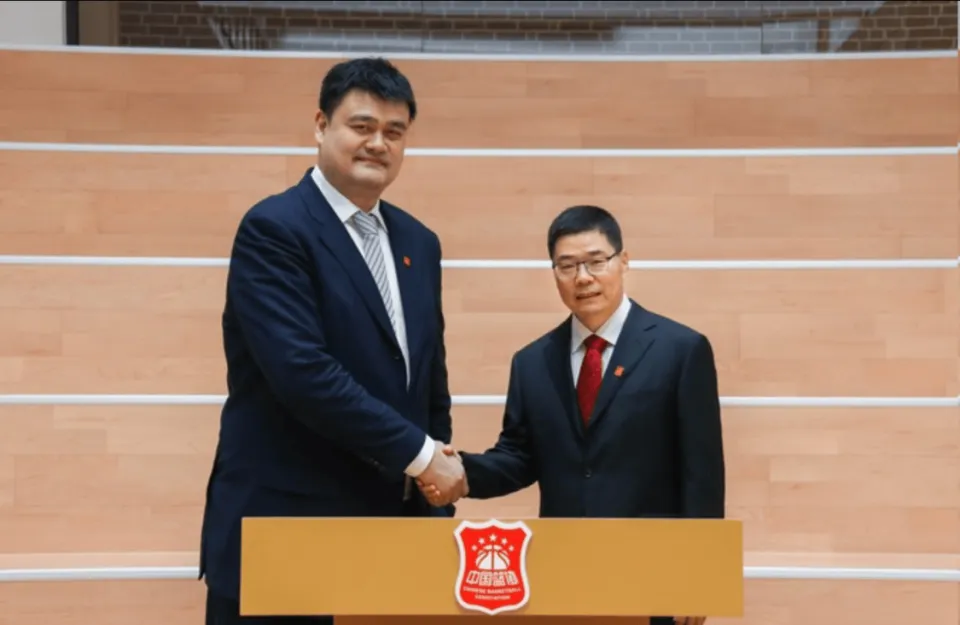 保利体育官方入口-CBA季后赛又临时改赛制？球迷怒喷：若去年如此，广厦早被淘汰了